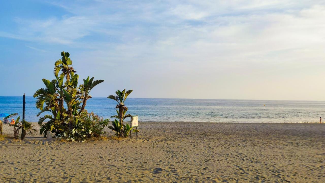 Laguna Beach Costasol - Alojamientos La Torre Torrox Eksteriør bilde